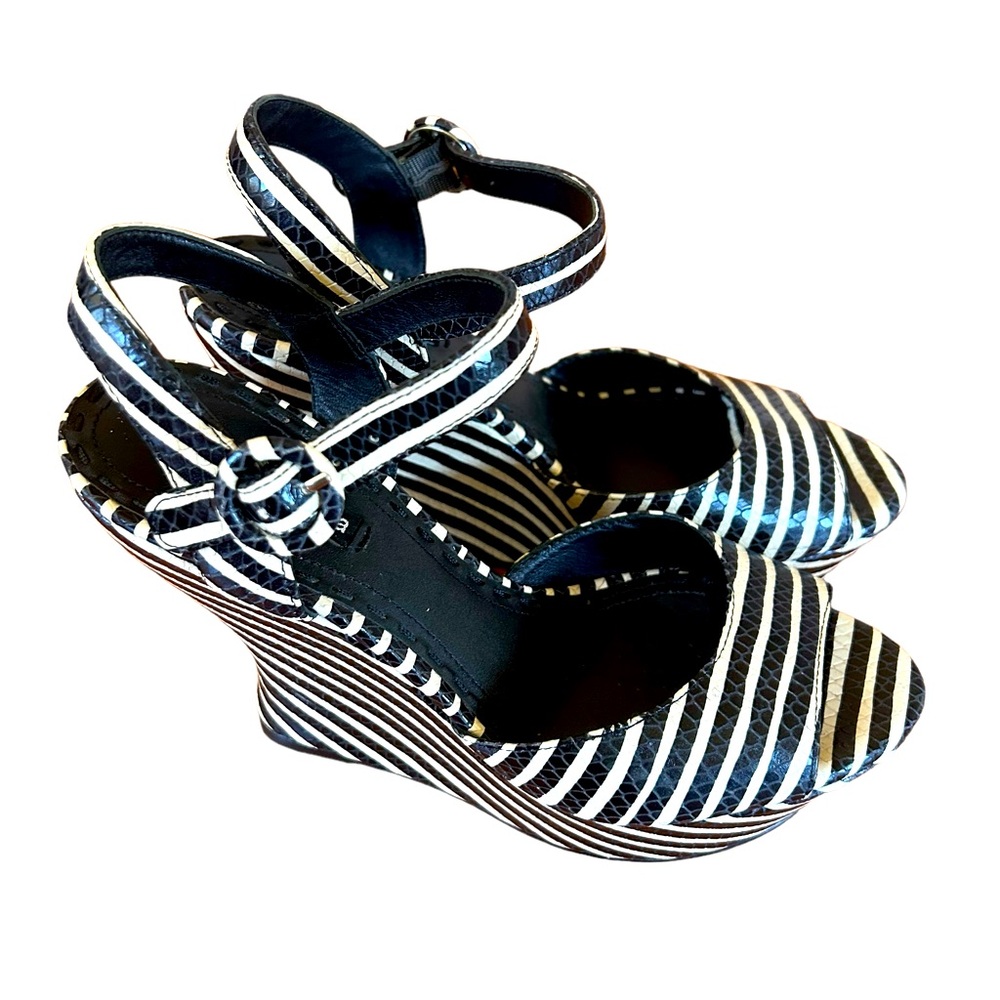 Alice + Olivia by Stacey Bendet Jana Wedge US Size 9